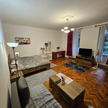 בודפשט Pet Friendly 2Bdr Apartment מראה חיצוני תמונה